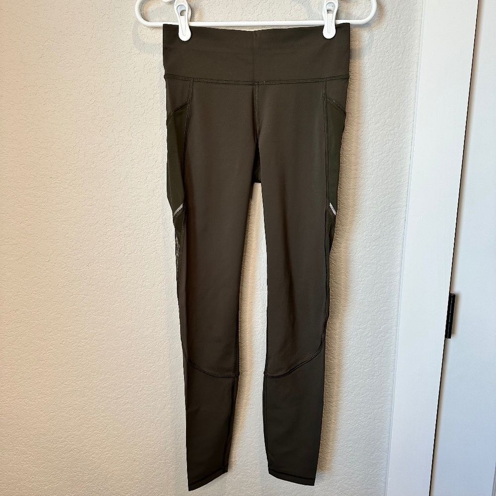 Lululemon 7/8 Length Leggings Size 6